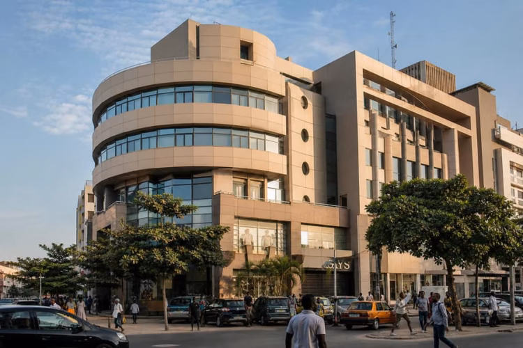 Immobilier commercial au Sénégal en 2026 : bureaux, commerces et locaux d&rsquo;activité, le guide pour entrepreneurs et investisseurs